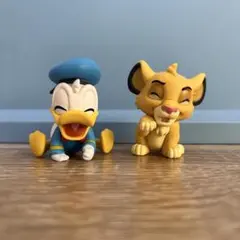ディズニー ガチャ HAHAHA！Fig. ドナルド シンバ 2個セット