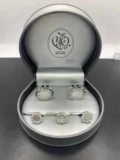 Yumi Katsura 　白蝶貝カフスボタン セットのサムネイル