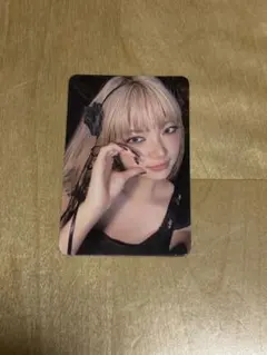 LESSERAFIM ウンチェトレカ