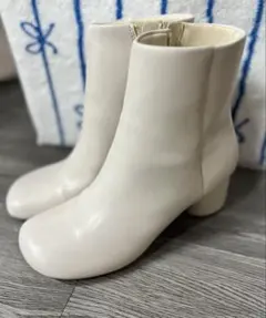 ホワイト ブーツ ヒールのサムネイル