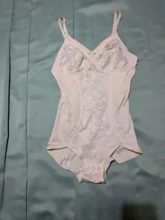 2595 特優品 ピンクべージュレースボディスーツ(補正下着) L