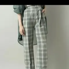 カスタネ　ハイウエストテーパードパンツ　股下67cm