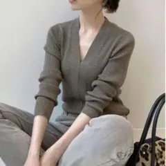 イエナ iena 3x3リブVネックプルオーバー　カーキ