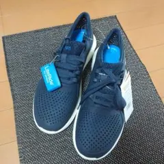 Crocs ネイビーシューズ ライトライドのサムネイル