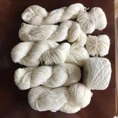 ② 紡毛糸（合計225g）毛100%