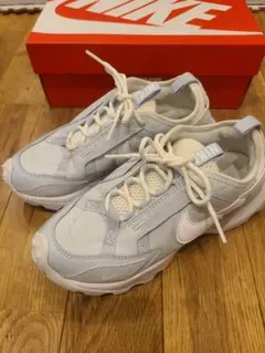 NIKE TC7900 スニーカー ライトブルーのサムネイル