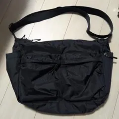 マルチポケットショルダーバッグ ユニクロ