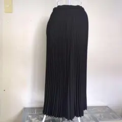 黒 プリーツロングスカート