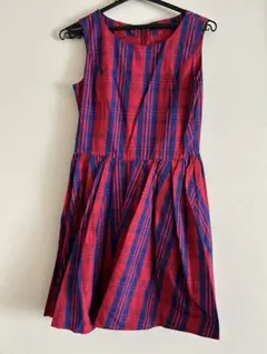 赤と青のチェック柄ノースリーブワンピース