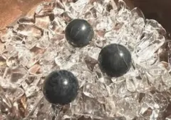 神居古潭石　穴あき12ミリ 3粒