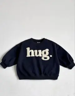 hug. ロゴ入り ネイビー トレーナー
