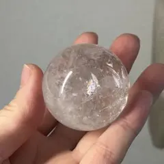 霧虹のしずく珠｜虹入りヒマラヤ水晶スフィア(52.0㎜／台座つき