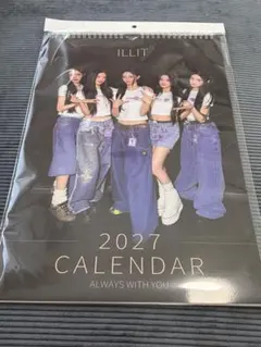 ILLIT 壁掛けカレンダー