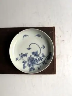 494 骨董 アンティーク 古伊万里 コウモリと花図線描皿 2点組 金継ぎ 幕末 494 骨董 アンティーク 古伊万里 コウモリと花図線描皿 ① 金継ぎ 幕末