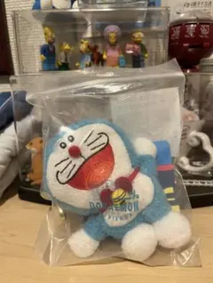 100%ドラえもん＆フレンズ ドラえもん 狼男 ぬいぐるみキーホルダー 限定 100% ドラえもん & フレンズ ぬいぐるみキーホルダー 冬 雪合戦 台湾
