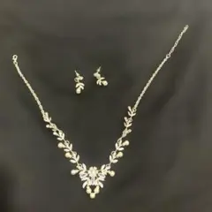 ブライダルアクセサリー　ネックレス・ピアスセット