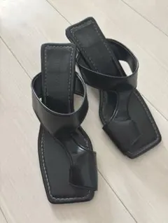 美品PUBLIC TOKYO トングヒールサンダル　23.5センチ短時間のみ着用のサムネイル