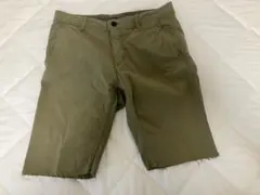 ZARA カーキ色 ショートパンツ カットオフなデザイン