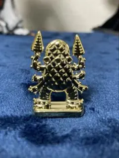 金メッキペラ怪獣　3種　コリス　フエラムネ　宇宙怪獣　台座怪獣 金メッキ ペラ怪獣 コリス フエラムネ 台座怪獣 宇宙怪獣 3 - メルカリ