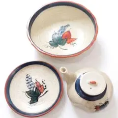 【美品】ブドウ柄陶器茶器セット（急須×1・中皿1×枚・小皿5枚）