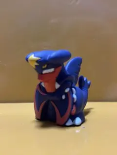 ポケモン　ガブリアス フィギュア