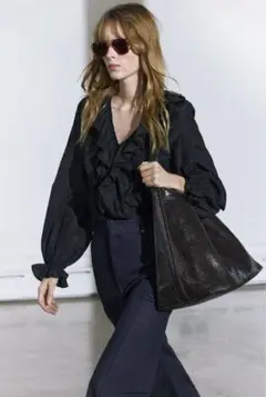 ZARA フリルブラウス　新品