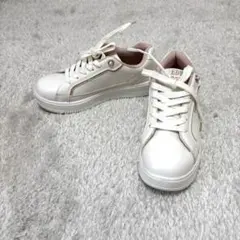 未使用✨EDWINエドウィン　レディース スニーカー 23㎝　超軽量 通気性