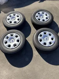 足立区引き取り限定】ハイエース純正ホイール 15インチタイヤホイール