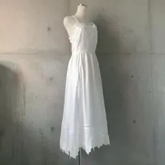 新品タグ付きバッククロスキャミソールレースロングワンピースホワイト