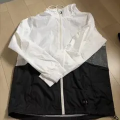 UNDER ARMOUR ナイロンジャケット ホワイト×ブラック