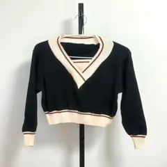 Vネック クロップドセーター 黒とクリーム