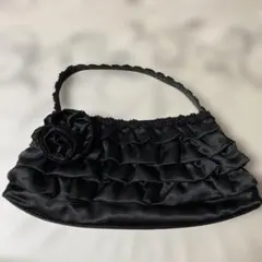 フリル付き黒パーティーバッグ