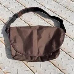 Timbuk2風 ブラウン メッセンジャーバッグ テック y2k