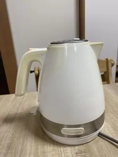 De'Longhi 電気ケトル ホワイトのサムネイル