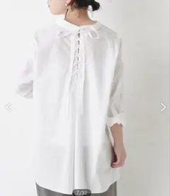 美品♪BEARDSLEY ウシロレースアップシャツ スキッパー 長袖 白シャツのサムネイル