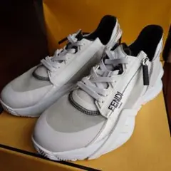 FENDI FLOW スニーカー ホワイト