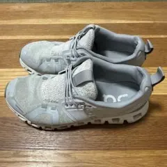 On グレー スニーカー　25.5cm