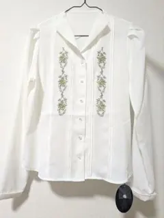 アンアナザーアンジェラス　オープンカラーローズ刺繍ブラウスのサムネイル