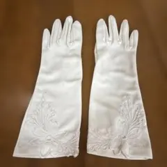 ホワイトウェディンググローブ刺繍入り