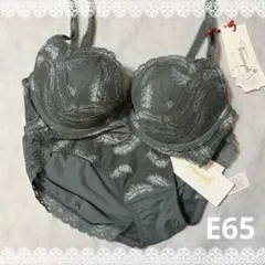 トリンプ　プレミアム　ブラジャー＆ショーツ　E65　新品　匿名配送　グリーン系