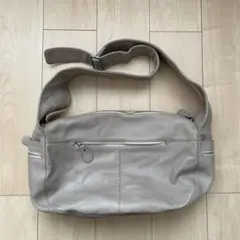 ショルダーバッグA4サイズ収納可能