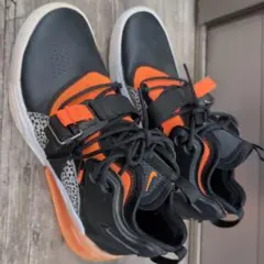 Nike バスケットシューズ ブラック/オレンジ