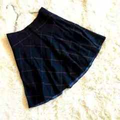 美品【イネド】黒と赤のチェック柄 スカート毛100％　ミニ　9号