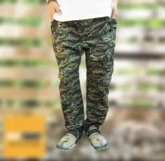 Item thumbnail for item bb649690-951e-4fbe-bcd7-451eb2f19257