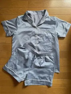 GU サックスブルー サテン風 半袖ショートパンツパジャマセット