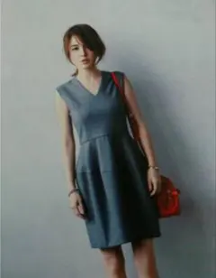YOKO CHAN ヨーコチャン　グレーウール コクーンVネック ワンピースのサムネイル