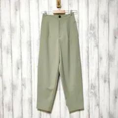 GU ジーユー (S)　タック コクーンシルエットパンツ