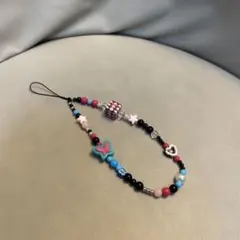 カラフルなビーズの携帯ストラップ