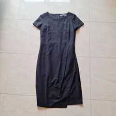 theory luxe ブラック 半袖ひざ丈ワンピース