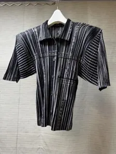 PLEATS PLEASE ISSEY MIYAKEデニム柄の半袖シャツのサムネイル